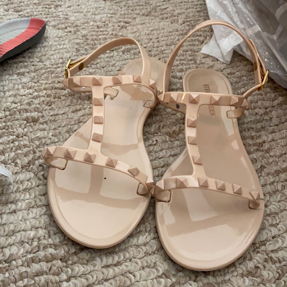 Steve Madden flat sandals